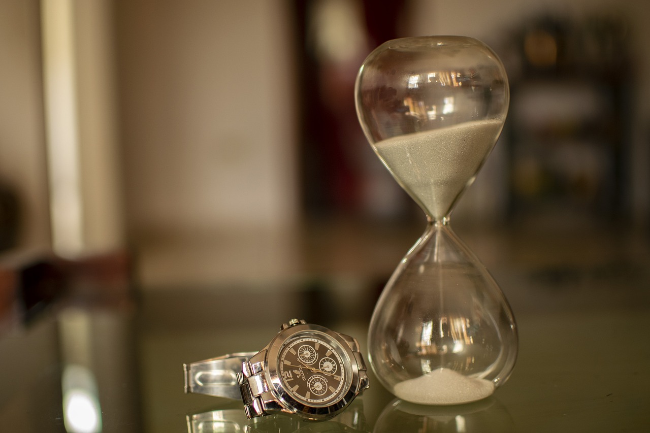 Hourglass representing Colorado personal injury statute of limitations deadlines